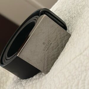 MEN’S LEATHER GUCCI BELT PLAQUE BUCKLE